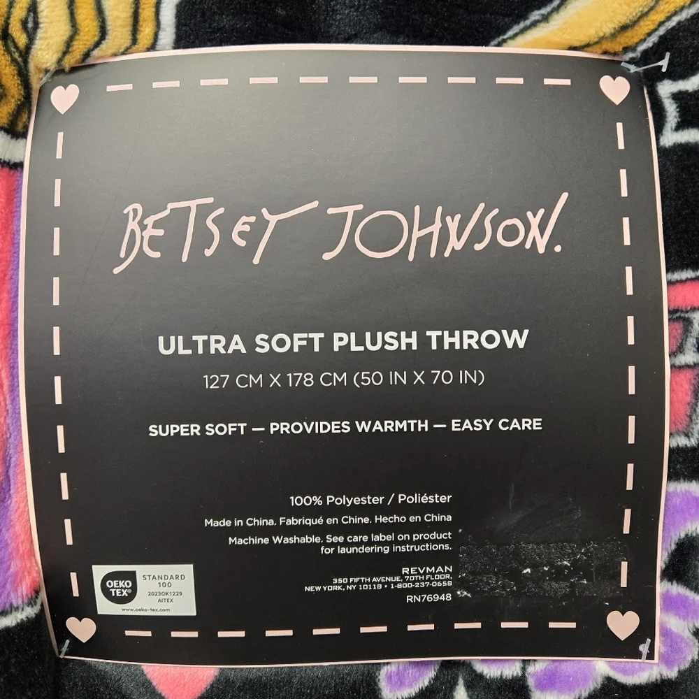 Betsey Johnson Fries Before Guys Ultra Soft Plush Throw Blanket Black